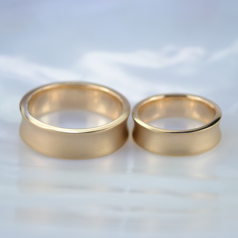 Обручальные кольца вогнутые из матового красного золота (Вес пары: 15,5 гр.)