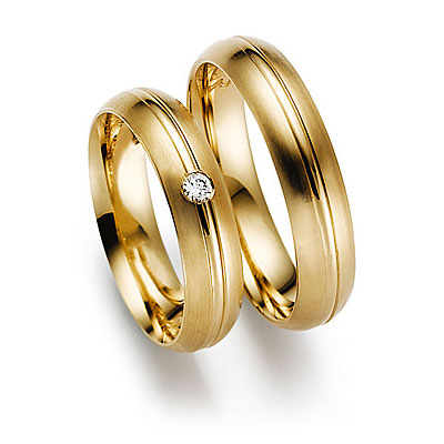 Обручальные кольца на заказ гладкие классические с бриллиантом (Вес пары: 12 гр.)
