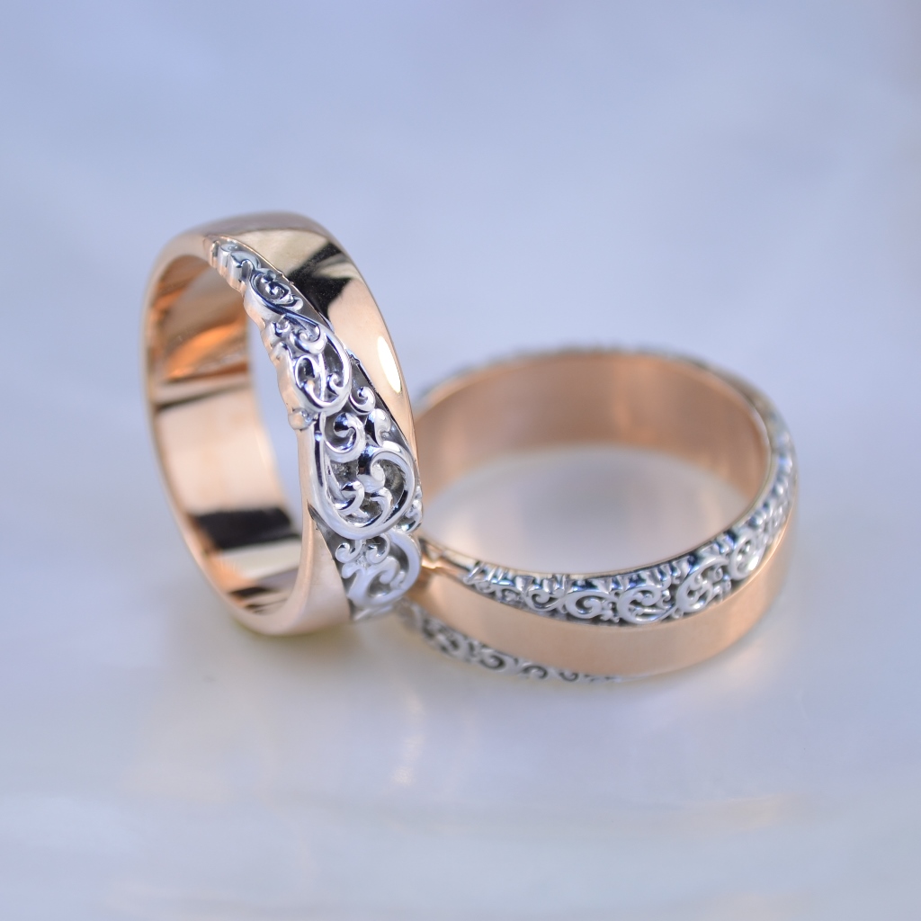 Обручальные кольца из двух оттенков золота с объемным узором (Вес пары: 15 гр.)