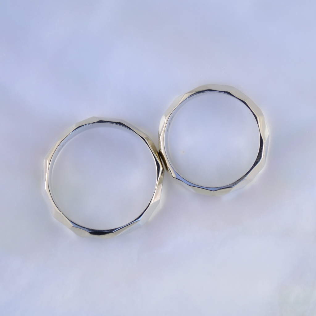 Гранёные обручальные кольца из белого золота (Вес пары: 11 гр.)
