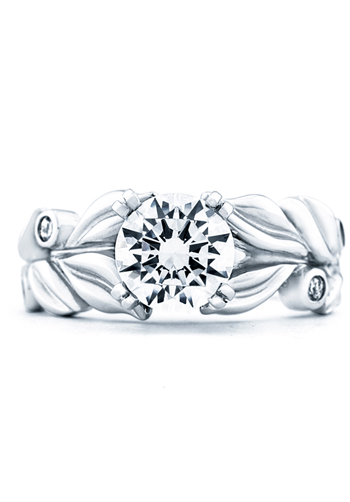 Помолвочное кольцо с тремя бриллиантами 0,54 карат (Вес: 5 гр.)