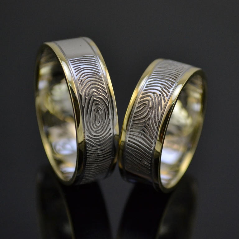 Обручальные кольца из белого золота с отпечатками пальцев  (Вес пары: 12 гр.)