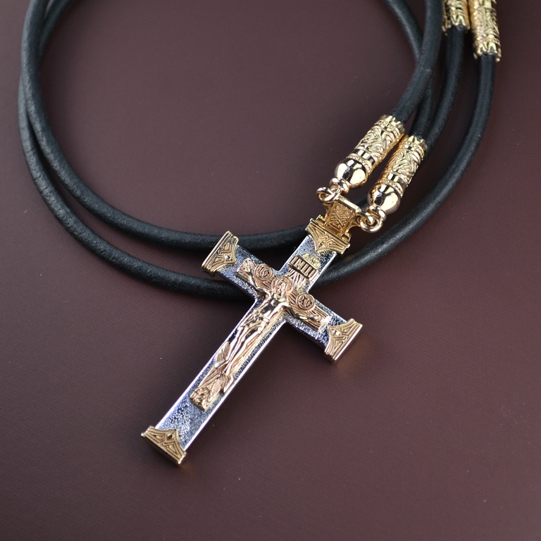 Эксклюзивный большой мужской крест из золота двух оттенков с концевиками (Вес: 22 гр.)