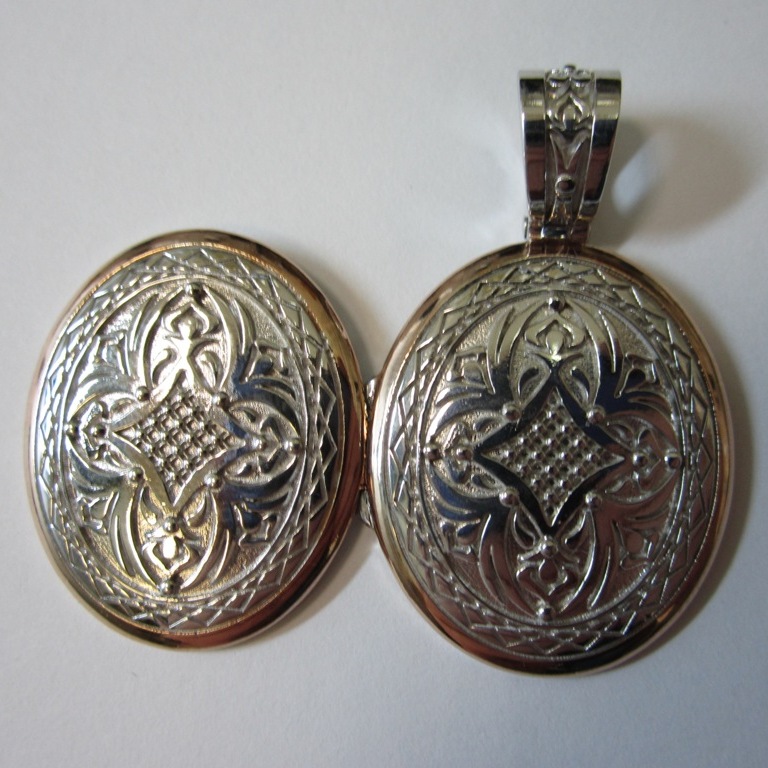 Медальон из серебра открывающийся с фотографиями на заказ (Вес: 20 гр.)