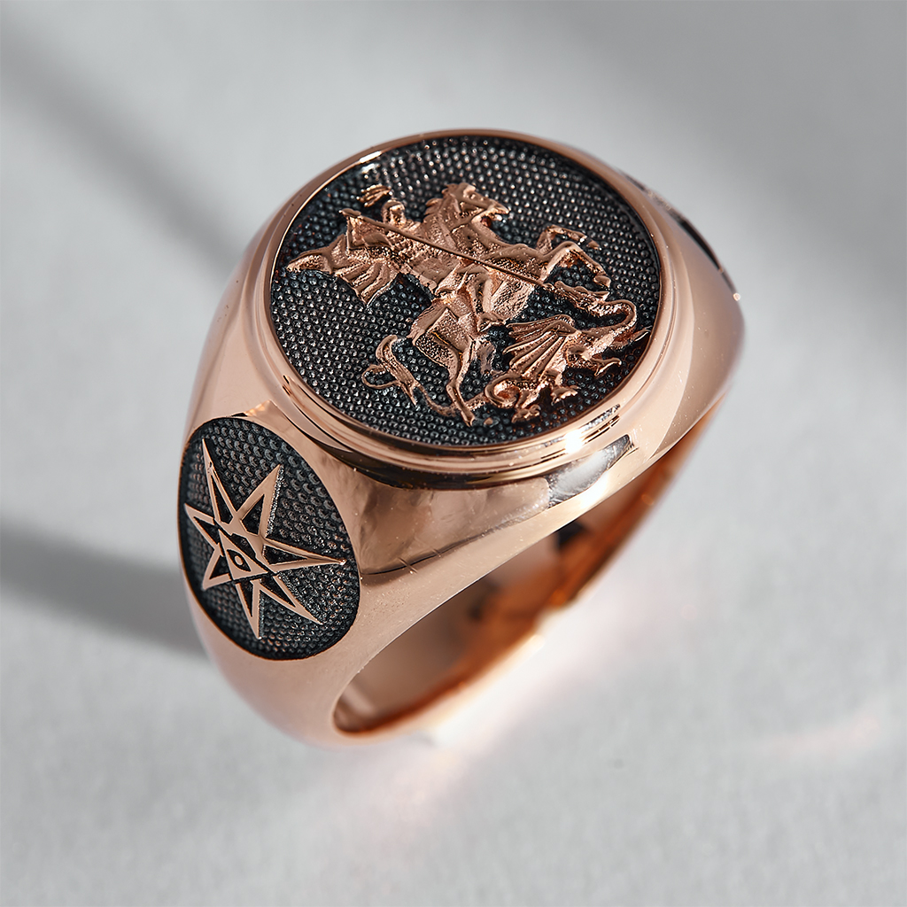 Кольцо-перстень Георгий Победоносец с семиконечной звездой из красного золота (Вес: 24 гр.)