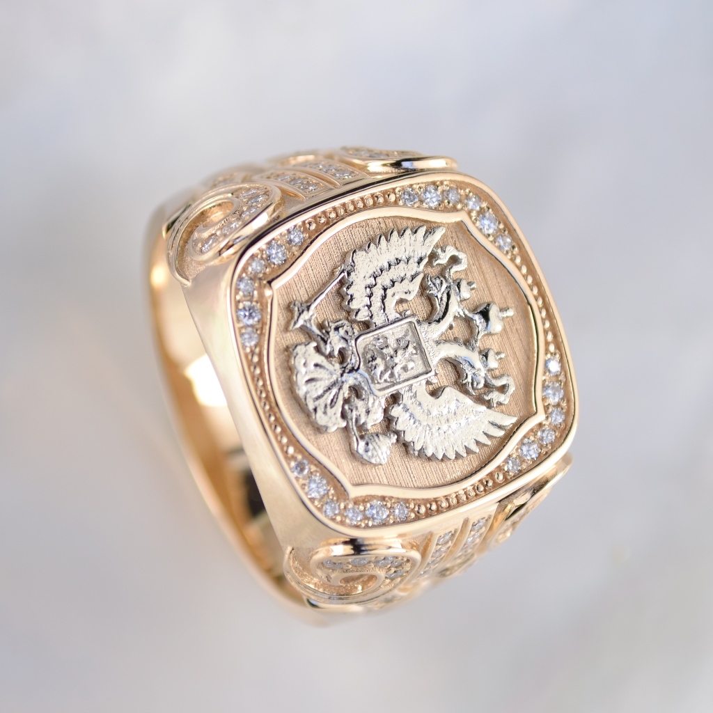 Мужское кольцо-печатка из красного золота с гербом России и бриллиантами (Вес: 21,5 гр.)