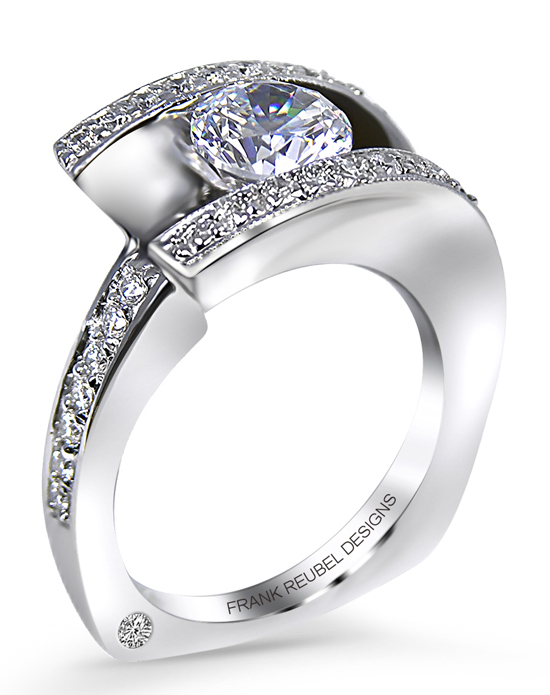 Помолвочное кольцо сложной формы с многочисленными бриллиантами 0,56 карат (Вес: 7гр.)