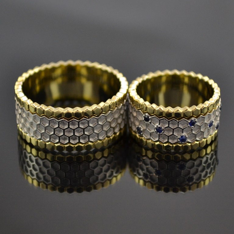 Обручальные кольца в виде пчелиных сот с сапфирами (Вес пары: 18 гр.)