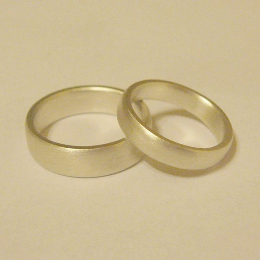 Матовые обручальные кольца на заказ классические (Вес пары: 10 гр.)