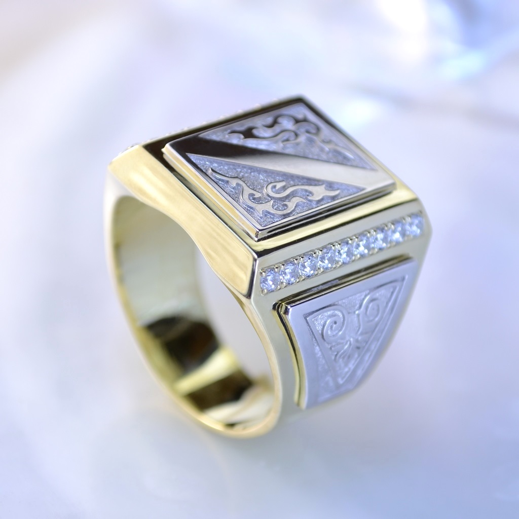 Мужской перстень - печатка двухцветный с бриллиантами (Вес: 7,5 гр.)