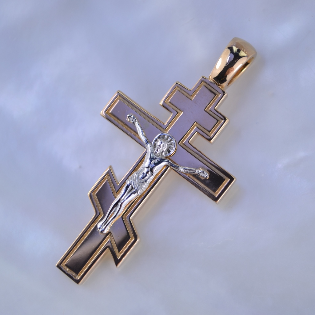 Серебряный крест с позолотой распятием и гравировкой (Вес: 15 гр.)