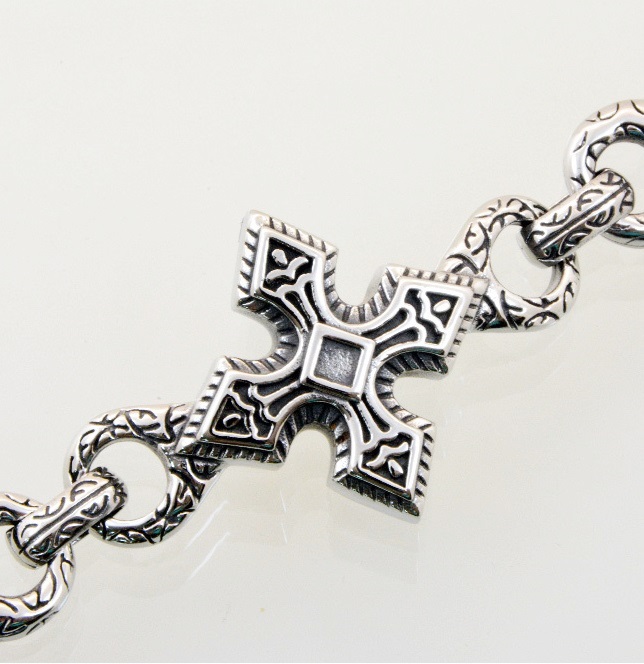 Брутальный мужской браслет с крестом и большими звеньями из серебра с чернением (цена за грамм)