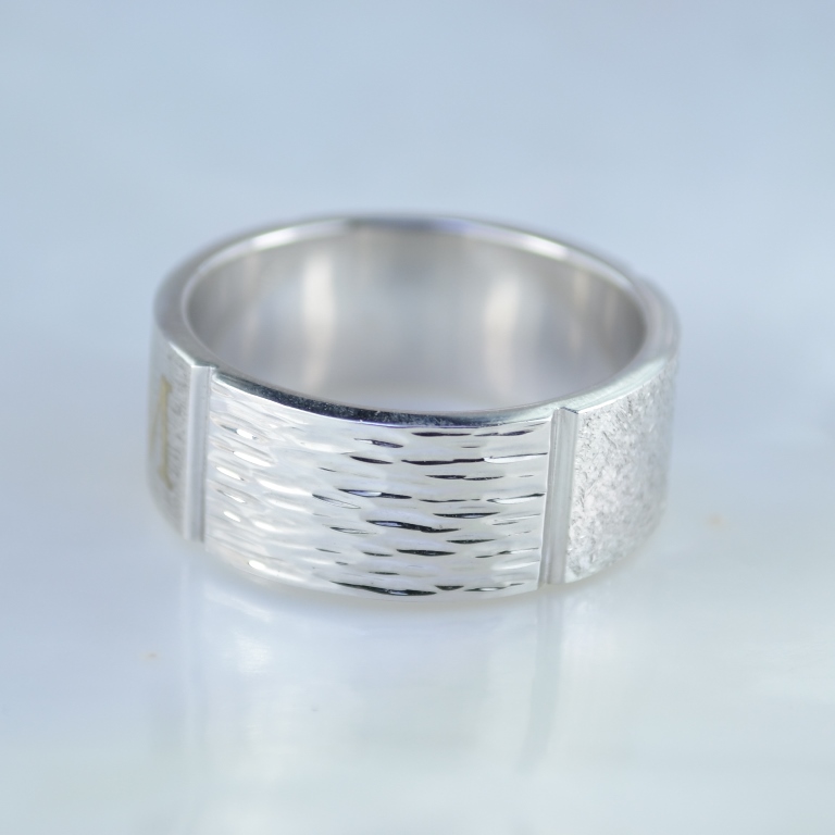 Широкое мужское кольцо разнофактурное с гравировкой XIIM (Вес: 8 гр.)