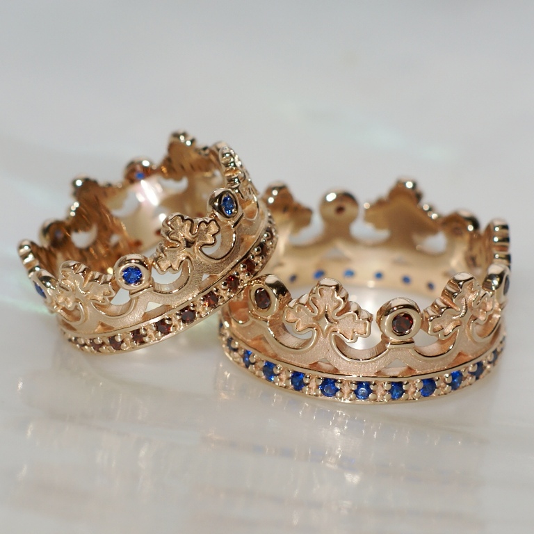 Обручальные кольца короны с россыпью драгоценных камней на заказ (Вес пары: 13 гр.)