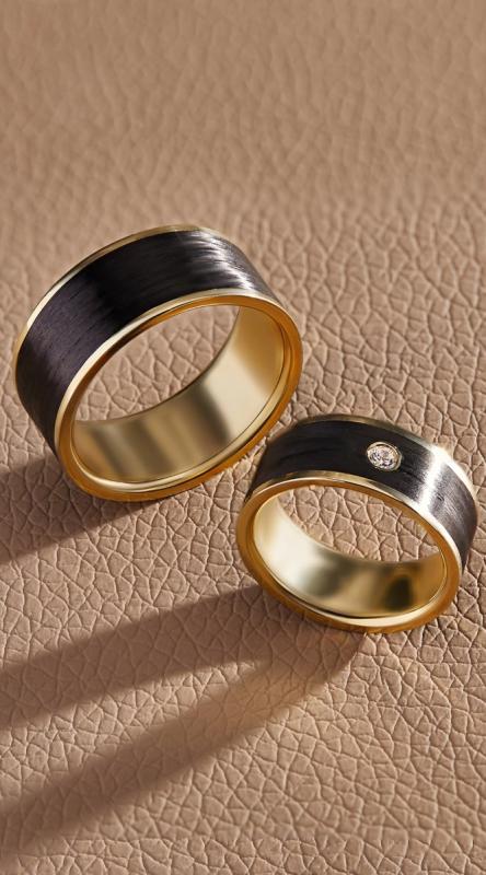 Широкие золотые обручальные кольца с бриллиантами и чернением
