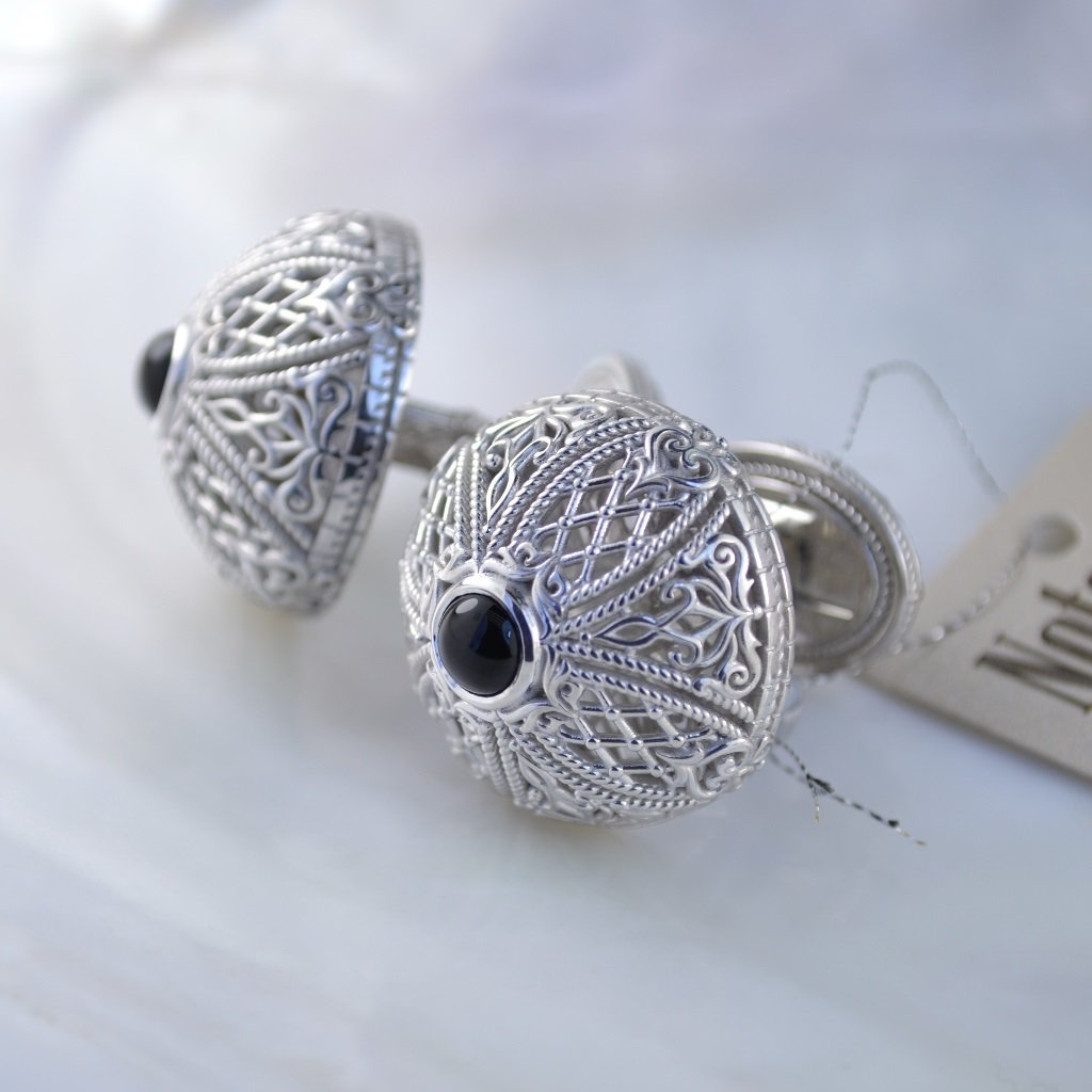 Ажурные золотые запонки из белого золота с агатом и гравировкой на ...