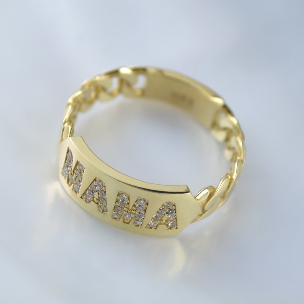 Женское золотое кольцо на заказ с надписью Мама и бриллиантами (Вес: 4 гр.)