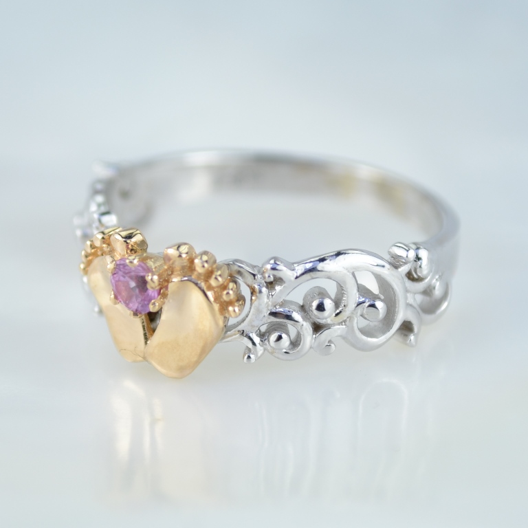 Кольцо пяточки младенца из двухцветного золота с розовым рубином (Вес: 3,2 гр.)