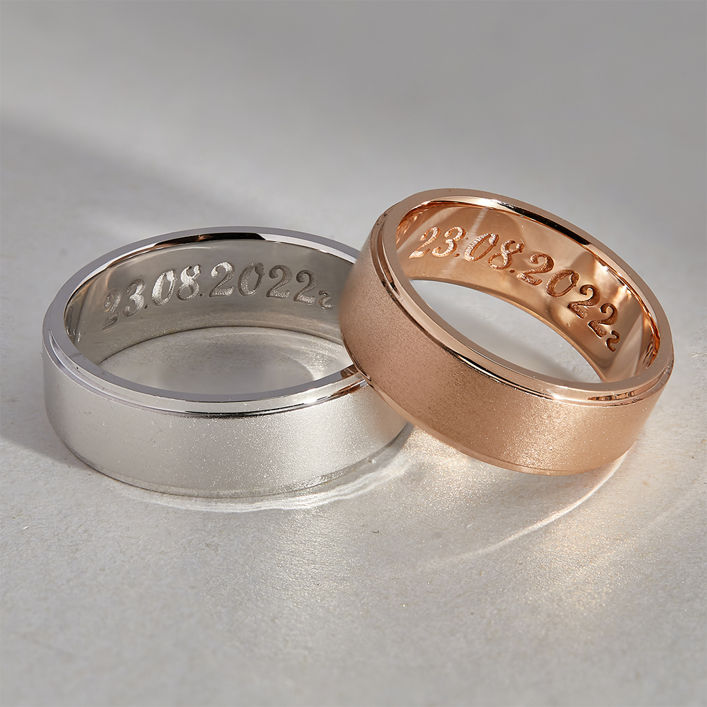 Матовые обручальные кольца золота разных оттенков с гравировкой (Вес: 16 гр.)