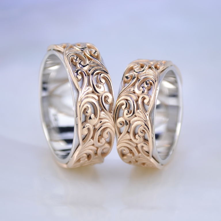Дизайнерское старинное обручальное кольцо с ажурными вензелями из двухцветного золота (Вес пары: 22 гр.)
