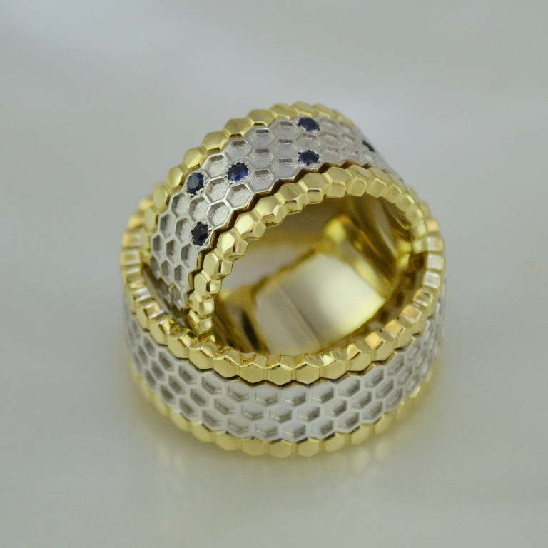 Обручальные кольца в виде пчелиных сот с сапфирами (Вес пары: 18 гр.)