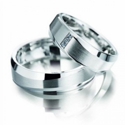 Обручальные кольца на заказ из белого золота с бриллиантами (Вес пары: 13 гр.)