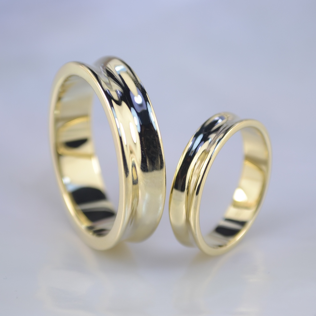 Классические вогнутые обручальные кольца из жёлтого золота (Вес пары: 12 гр.)