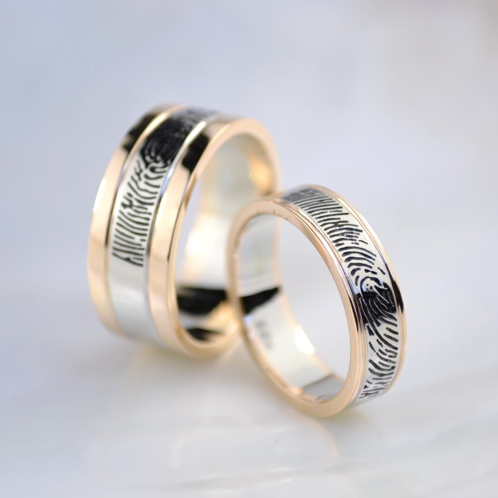 Обручальные кольца из двух видов золота с отпечатками пальцев и эмалью (Вес пары:14 гр.)