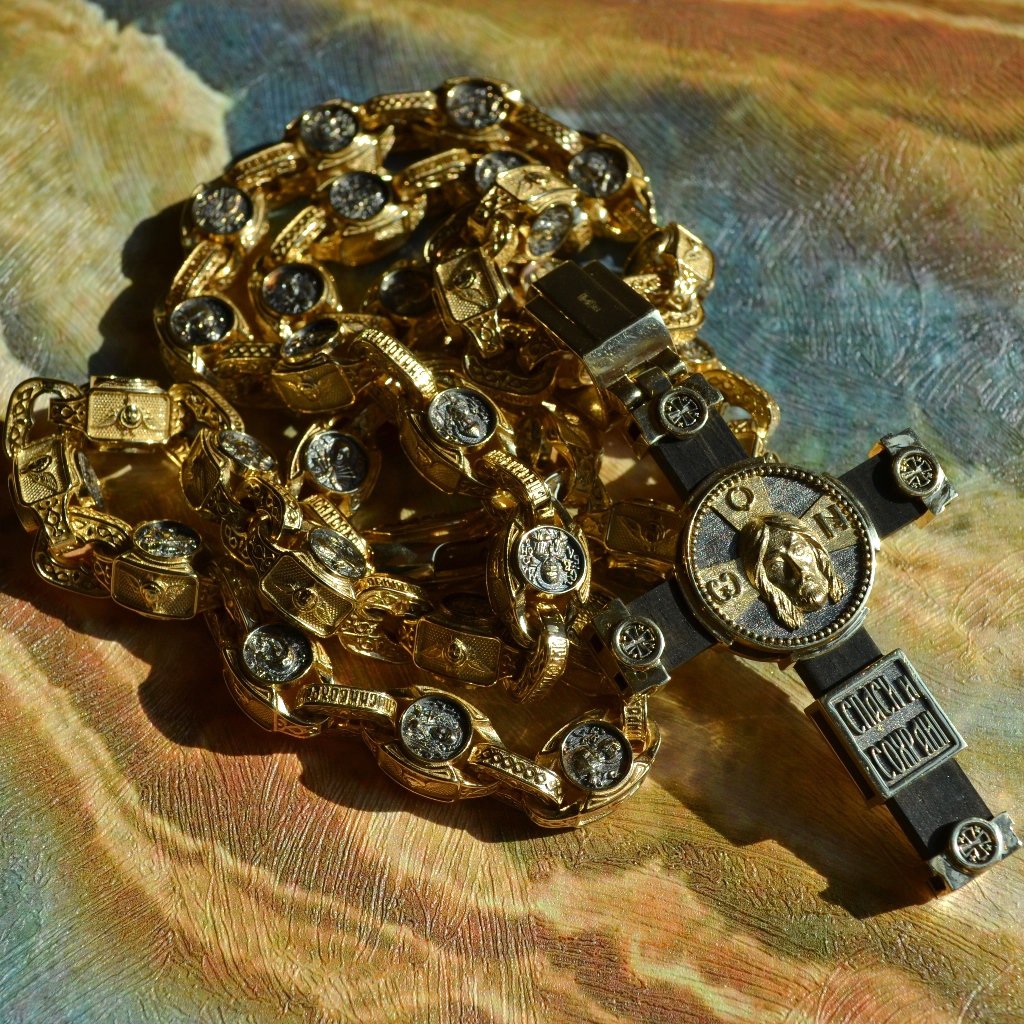 Нательный золотой крест с деревом Эбен и образом иконы Спас Нерукотворный на золотой цепочке Спаси и сохрани с ликами святых (Вес: 193 гр.)