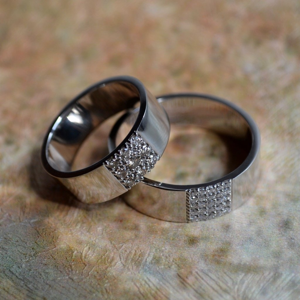 Обручальные кольца из белого золота с бриллиантами на заказ (Вес пары:12,5 гр.)