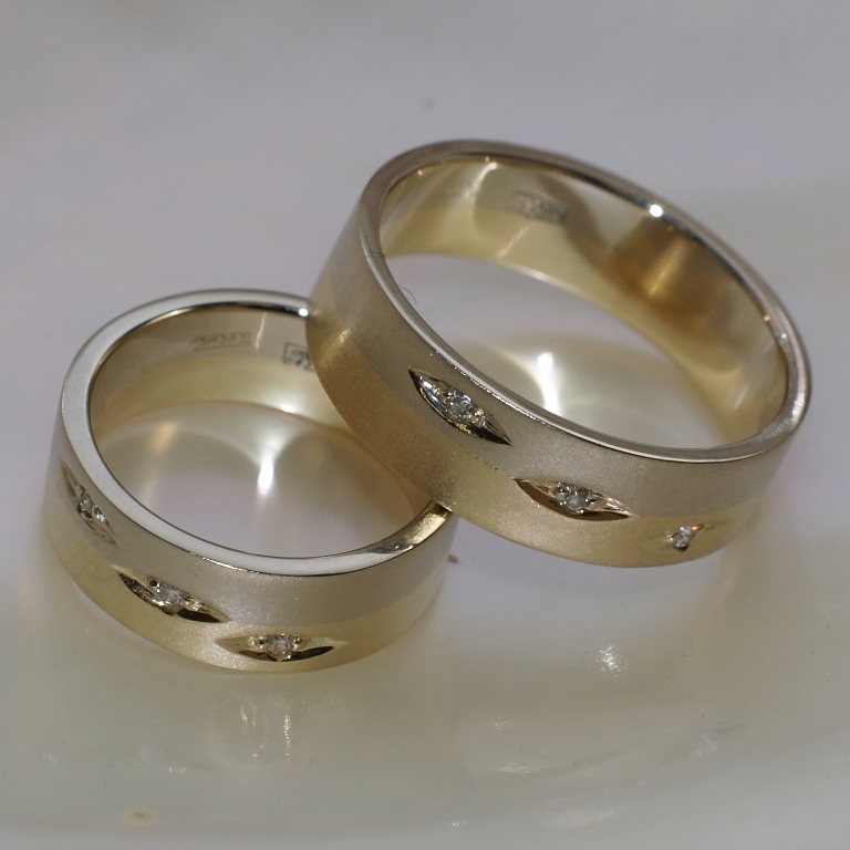 Матовые комбинированные обручальные кольца на заказ (Вес пары: 14 гр.)