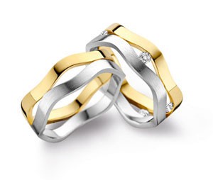 Двухцветные необычные обручальные кольца волнообразные на заказ (Вес пары: 12 гр.)