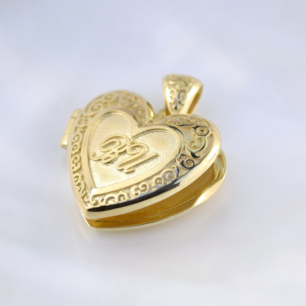 Медальон под фото с инициалами в виде сердца и гравировкой Вместе навсегда (Вес: 14,5 гр.)