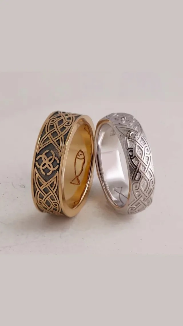 Золотые обручальные кольца с узором, гравировкой и чернением