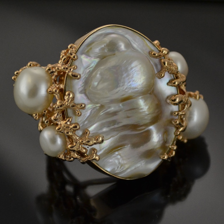 Эксклюзивное женское кольцо с природным натуральным жемчугом (Вес: 18 гр.)