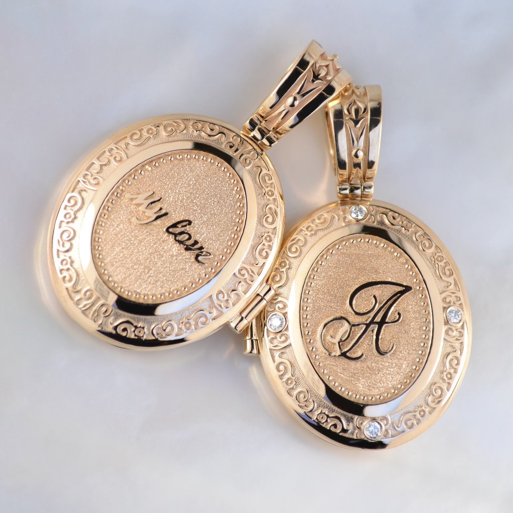 Парные именные медальоны на заказ из красного золота с бриллиантами и гравировкой (Вес: 35 гр.)