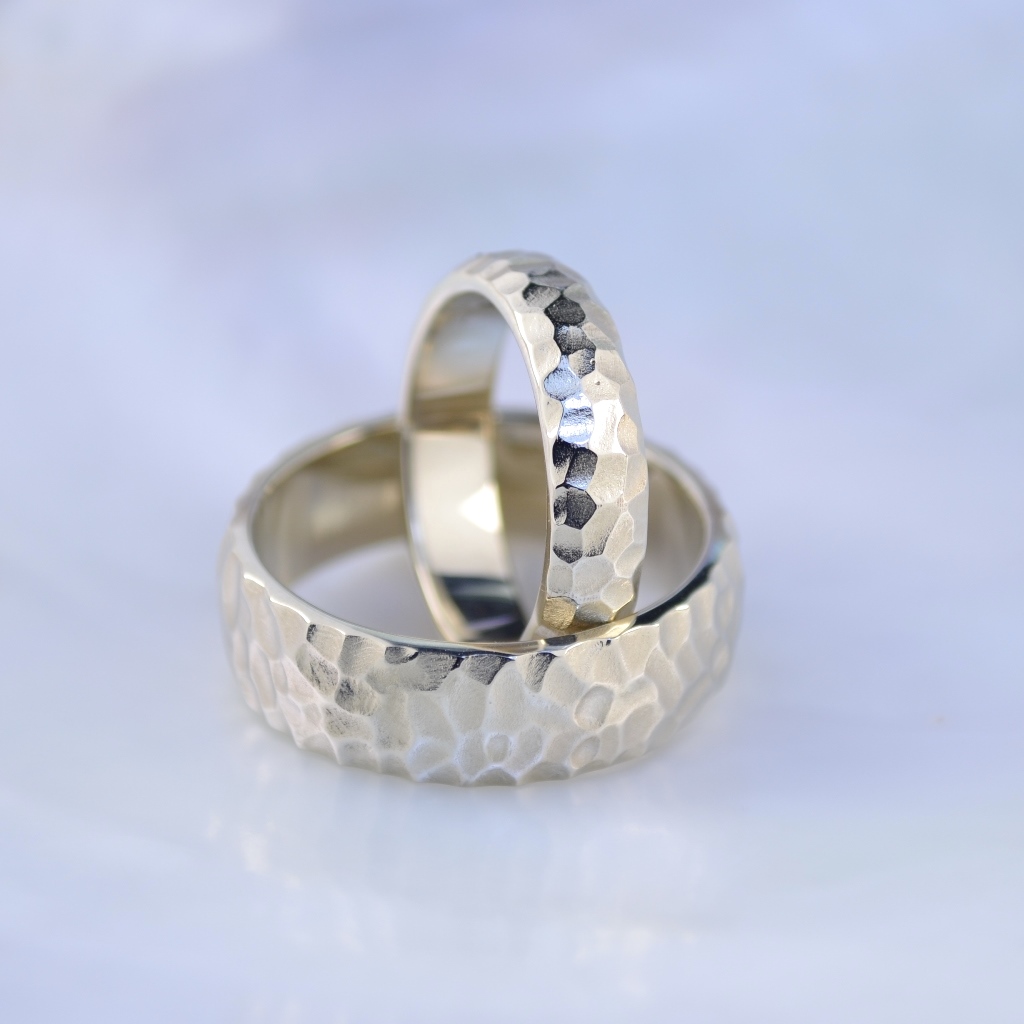Матовые обручальные кольца из платины эксклюзивного дизайна (Вес пары: 15 гр.)