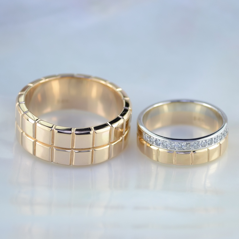 Обручальные кольца квадратики из красного золота с бриллиантами (Вес пары: 15 гр.)