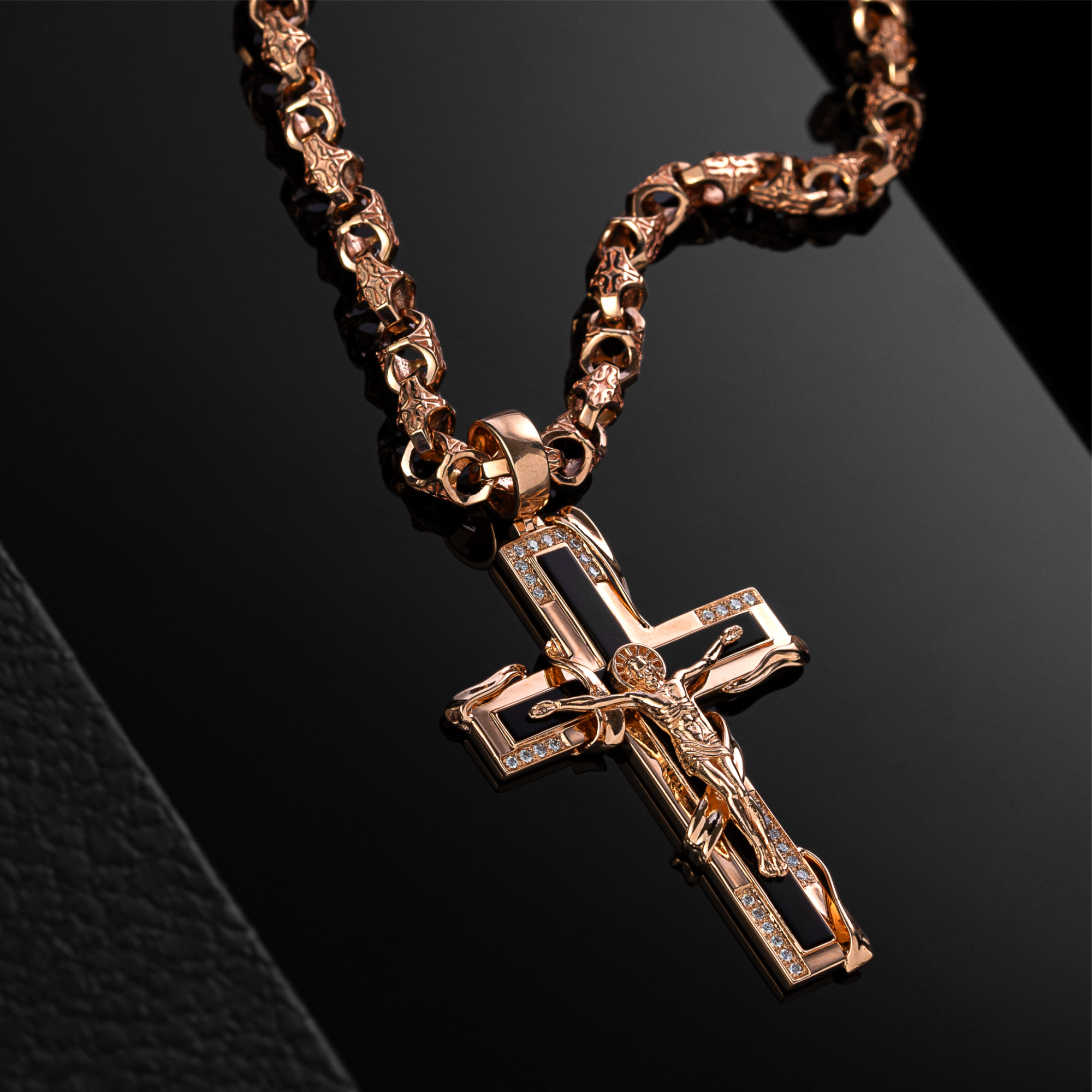 Православный нательный крест с бриллиантами и цепочка из красного золота
