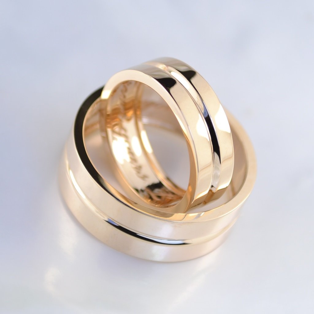 Широкие обручальные кольца из красного золота с гравировкой Forever yours (Вес пары 12 гр.)