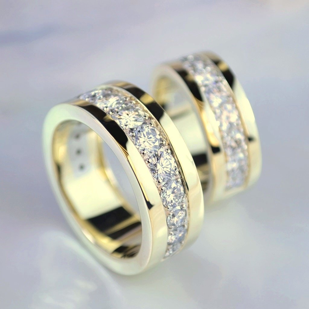 Обручальные кольца на заказ из жёлтого золота с крупными бриллиантами (Вес пары 30,5 гр.)