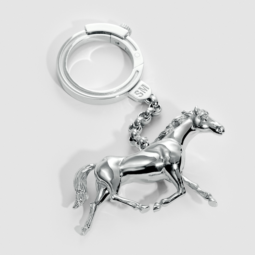 Брелок для ключей Рысак из серебра с гравировкой