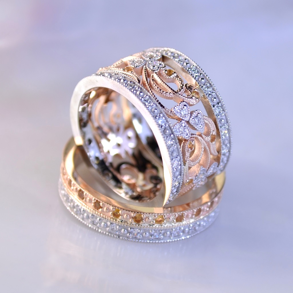 Обручальные кольца из двух видов золота с бриллиантами и цитринами (Вес пары 14,5 гр.)