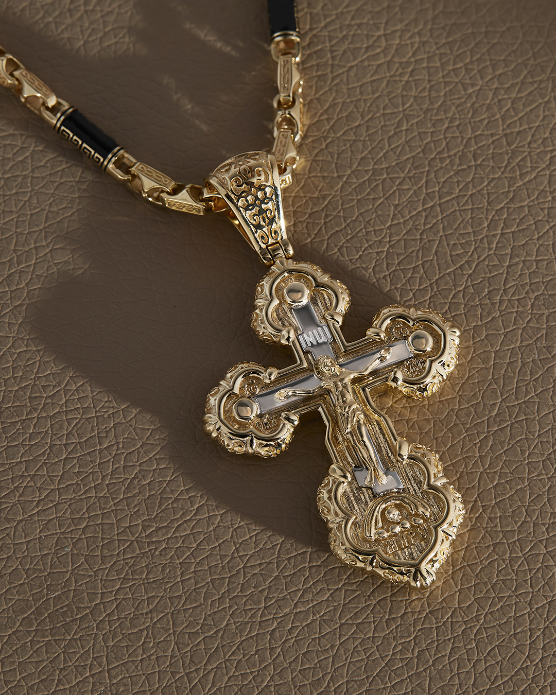Православный золотой нательный крест