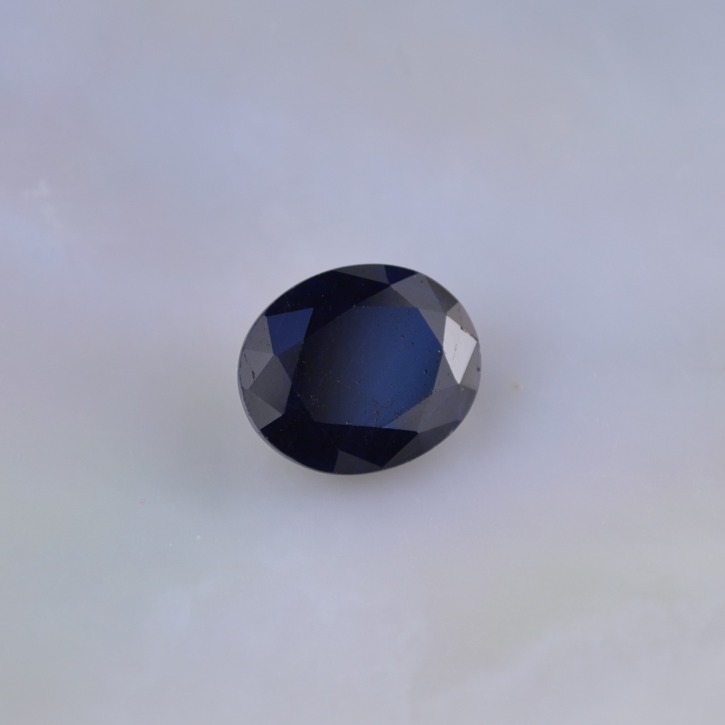 Натуральный камень синий граненый сапфир на заказ
