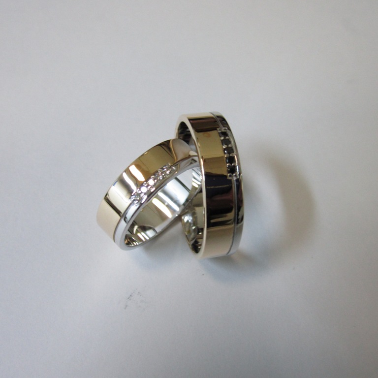 Обручальные кольца из белого золота с бриллиантами (Вес пары: 12 гр.)