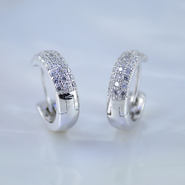 Серьги из белого золота с бриллиантами (Вес: 8 гр.)