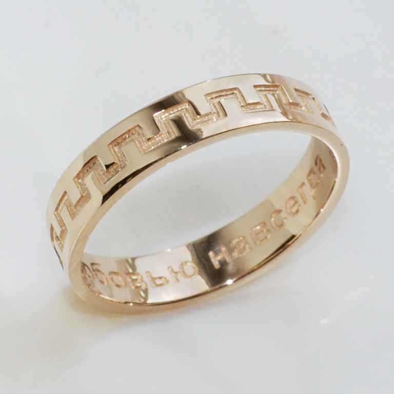 Ювелирная мастерская Nota-Gold изготовила на заказ женское золотое кольцо с гравировкой.