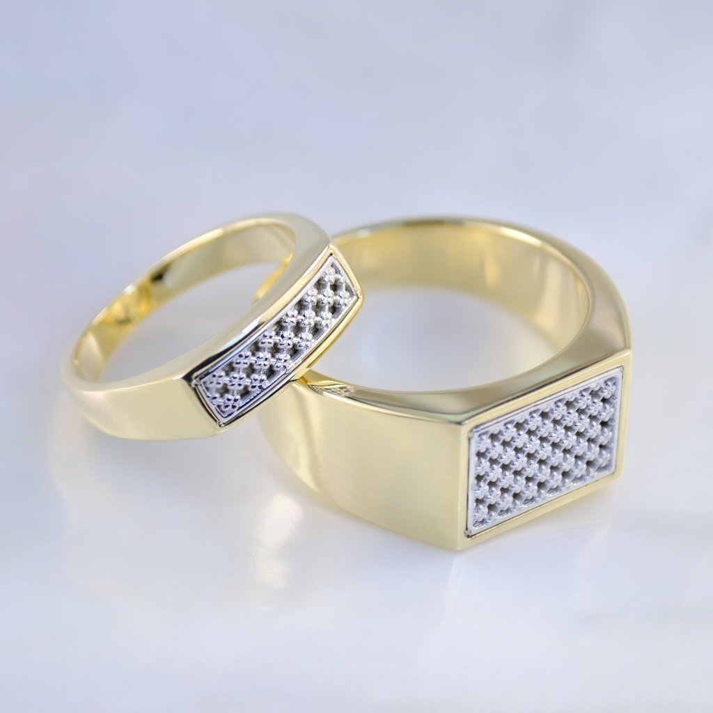 Обручальные кольца из жёлто-белого золота с цветочным узором (Вес пары 28 гр.)