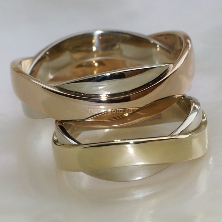 Ювелирная мастерская Nota-Gold изготовила на заказ оригинальные обручальные кольца.
